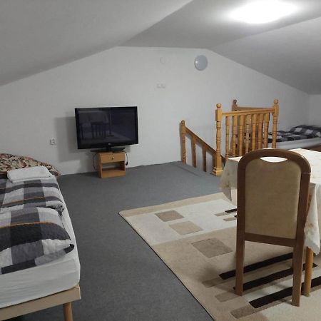 Naty Apartman Haniska Экстерьер фото